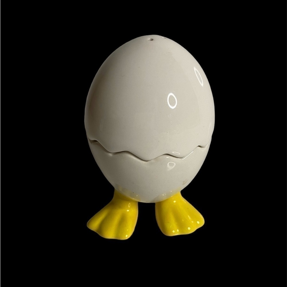 Bella Casa by Ganz Duckling Cracked Egg Easter Salt and Pepper‎ Shaker